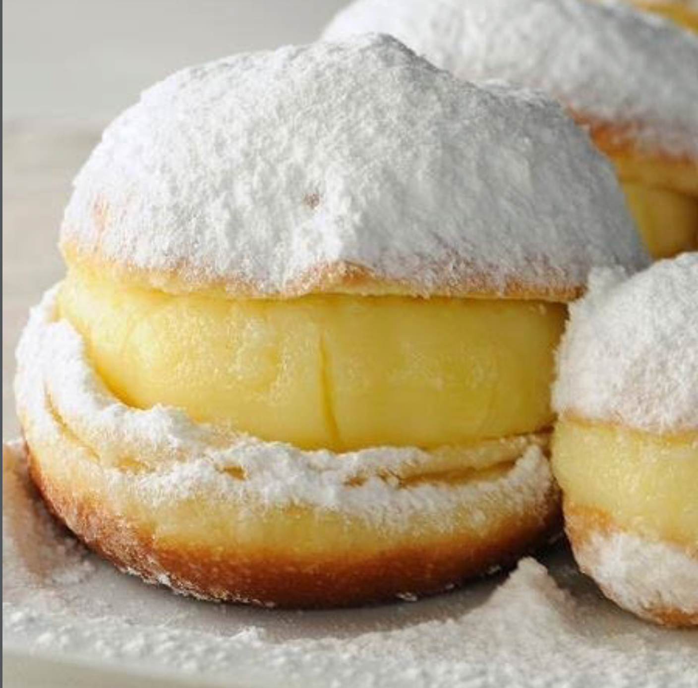 Sonho recheado com creme